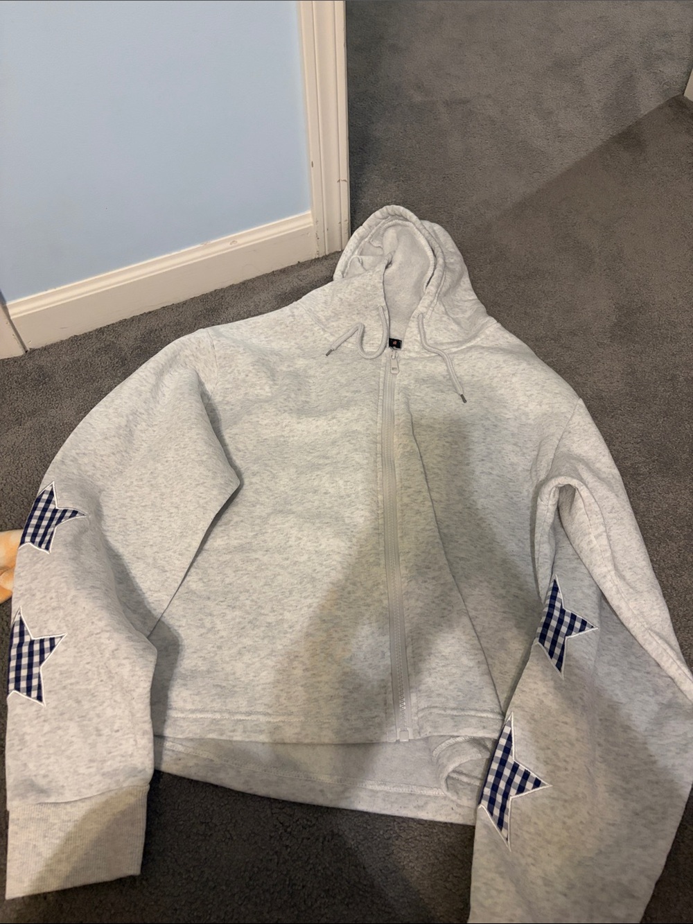 Graphic zip up